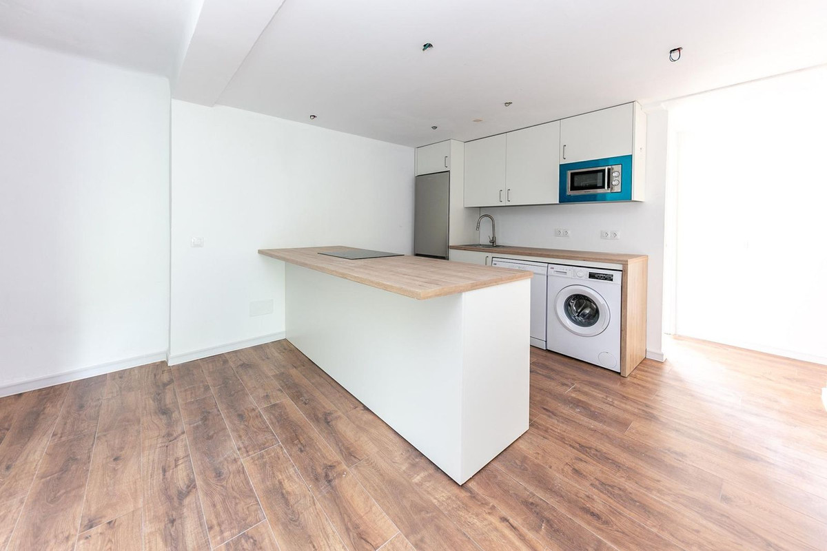 Middle Floor Apartment bilde 24