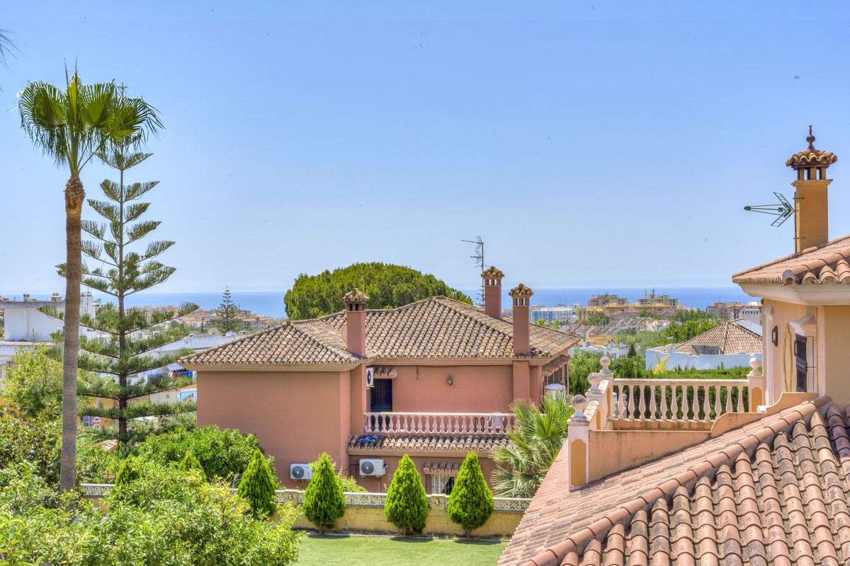 Detached Villa bilde 1