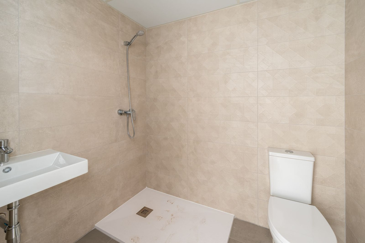 Middle Floor Apartment bilde 11