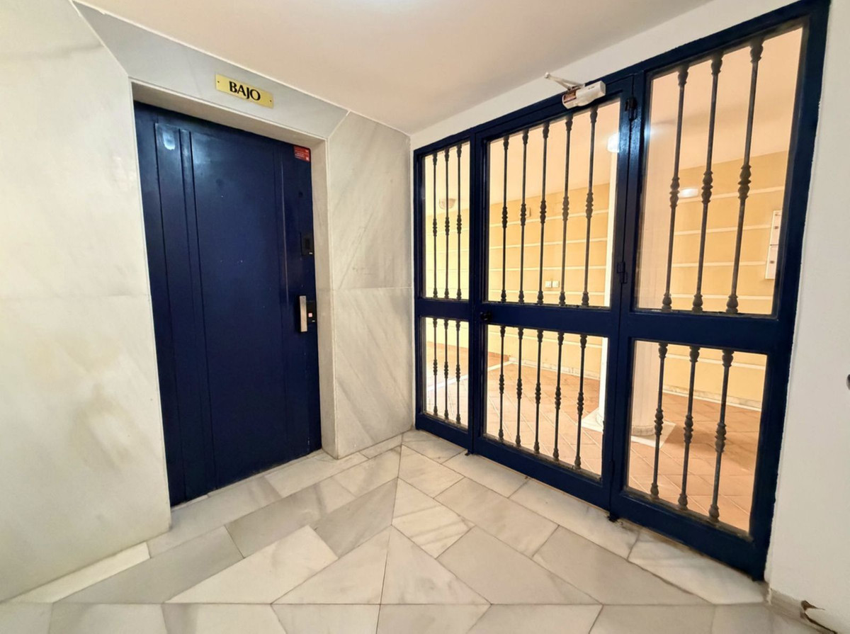 Middle Floor Apartment bilde 24